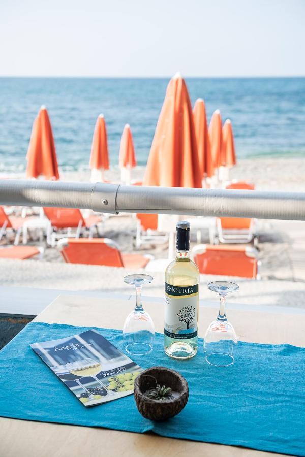 Angela Beach Aparthotel Platanés Екстериор снимка