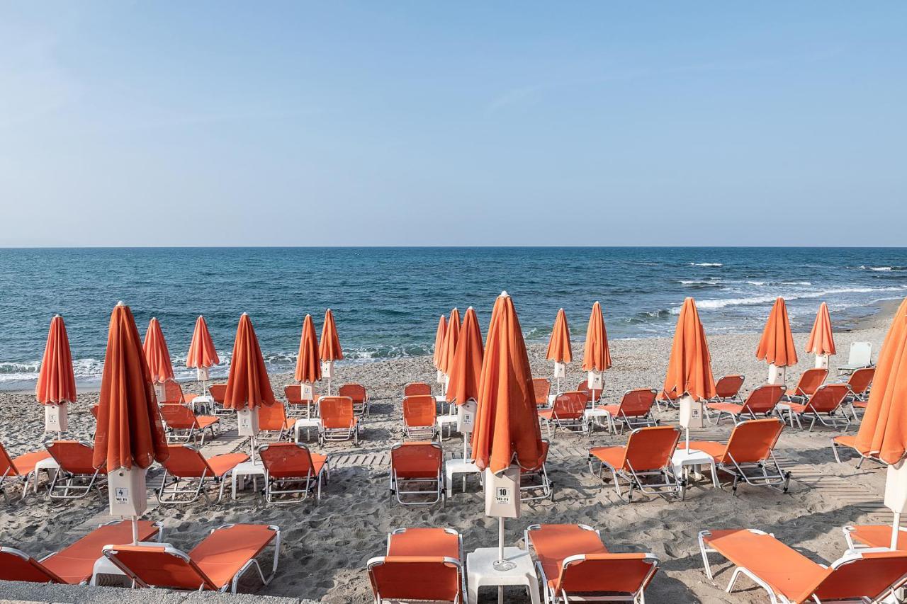 Angela Beach Aparthotel Platanés Екстериор снимка