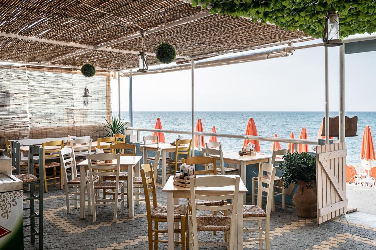Angela Beach Aparthotel Platanés Екстериор снимка