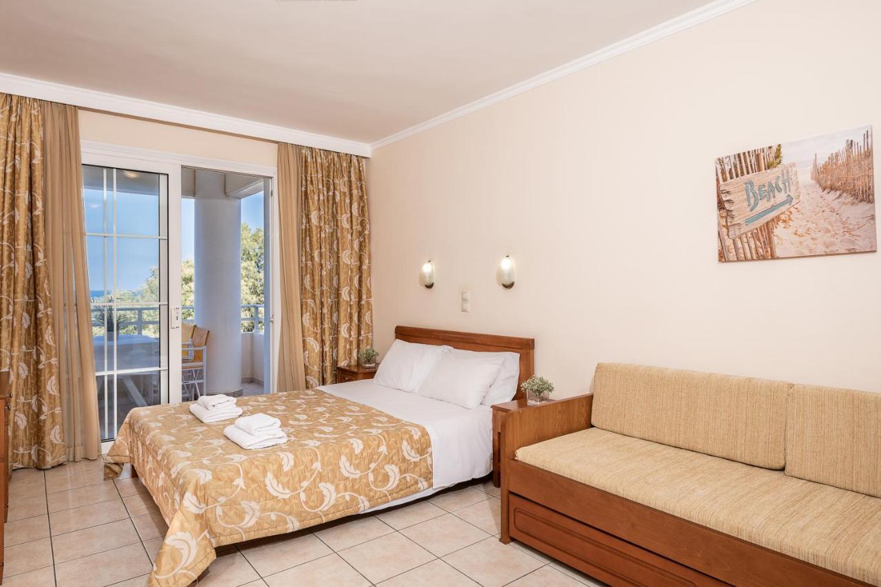 Angela Beach Aparthotel Platanés Екстериор снимка