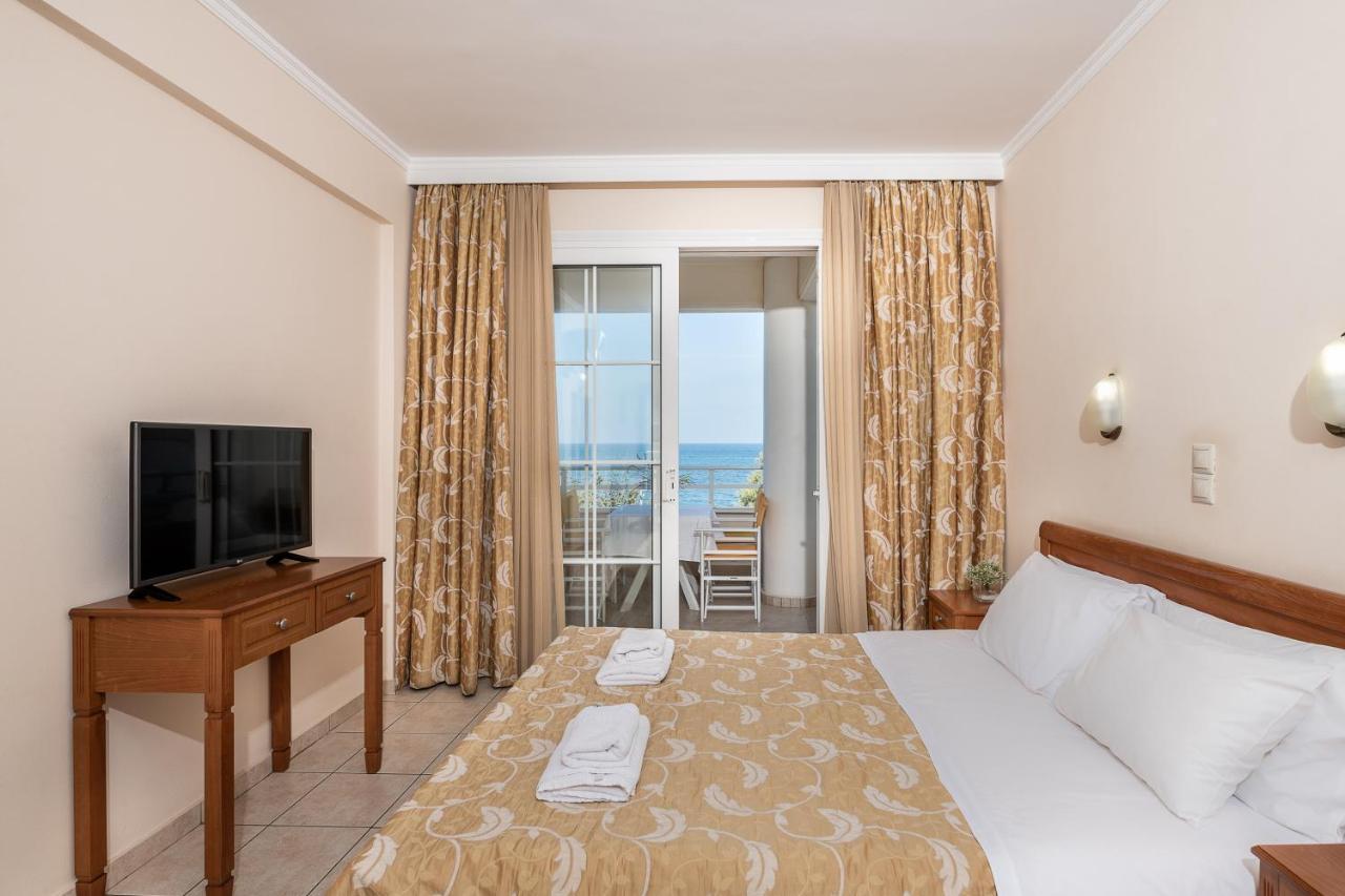 Angela Beach Aparthotel Platanés Екстериор снимка