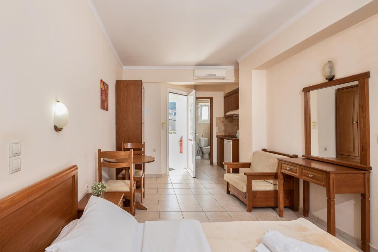 Angela Beach Aparthotel Platanés Екстериор снимка
