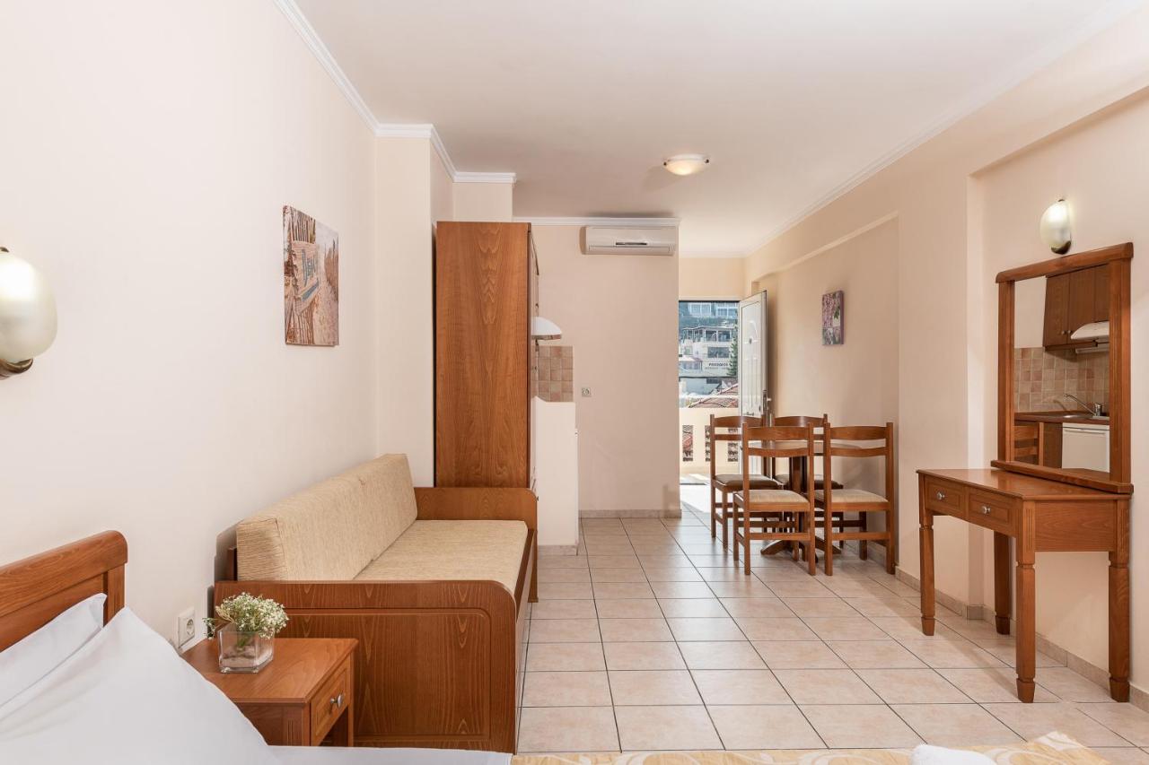 Angela Beach Aparthotel Platanés Екстериор снимка