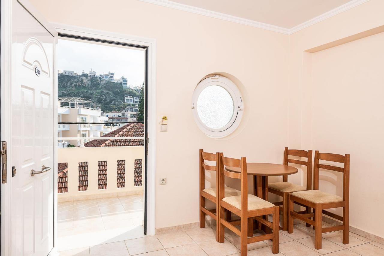 Angela Beach Aparthotel Platanés Екстериор снимка